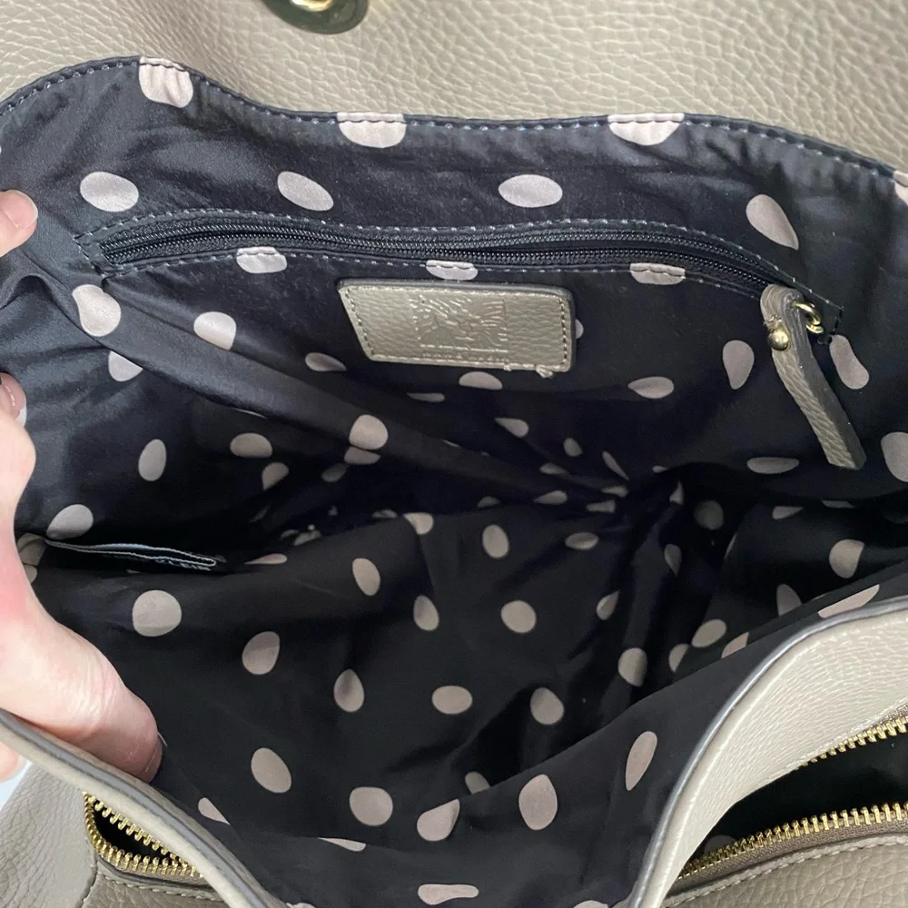 Anne Klein euc taupe